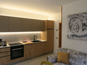 Interior - Erdgeschosswohnung mit möbliertem Garten by Interhome (Bezzecca)