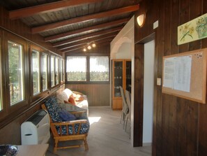 Interior - Freistehendes Haus mit Veranda mit Seeblick by Interhome (Bezzecca)