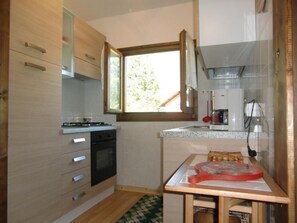 Kühlschrank, Mikrowelle, Ofen, Geschirrspüler