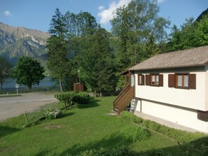 Exterior - Freistehendes Haus mit Veranda mit Seeblick by Interhome (Bezzecca)