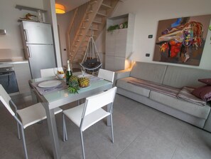 Living area - Terrazza a Lago - Dreizimmerwohnung mit Terrasse und Schwimmbad by Interhome (Fonteno)