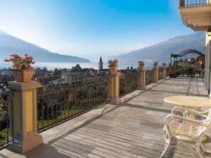 Outdoor dining - Jugendstilvilla mit Blick auf den Comer See by Interhome (Vercana)