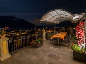 Outdoor dining - Ferienvilla 'Perla del Lago' mit privatem Pool by Interhome (Vercana)