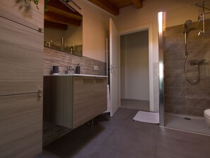 Towels - Ferienvilla 'Perla del Lago' mit privatem Pool by Interhome (Vercana)