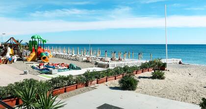 in Varazze mit Garten und Parkplatz by Interhome
