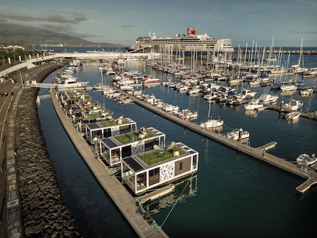 Piscina. The Homeboat Company Ponta Delgada