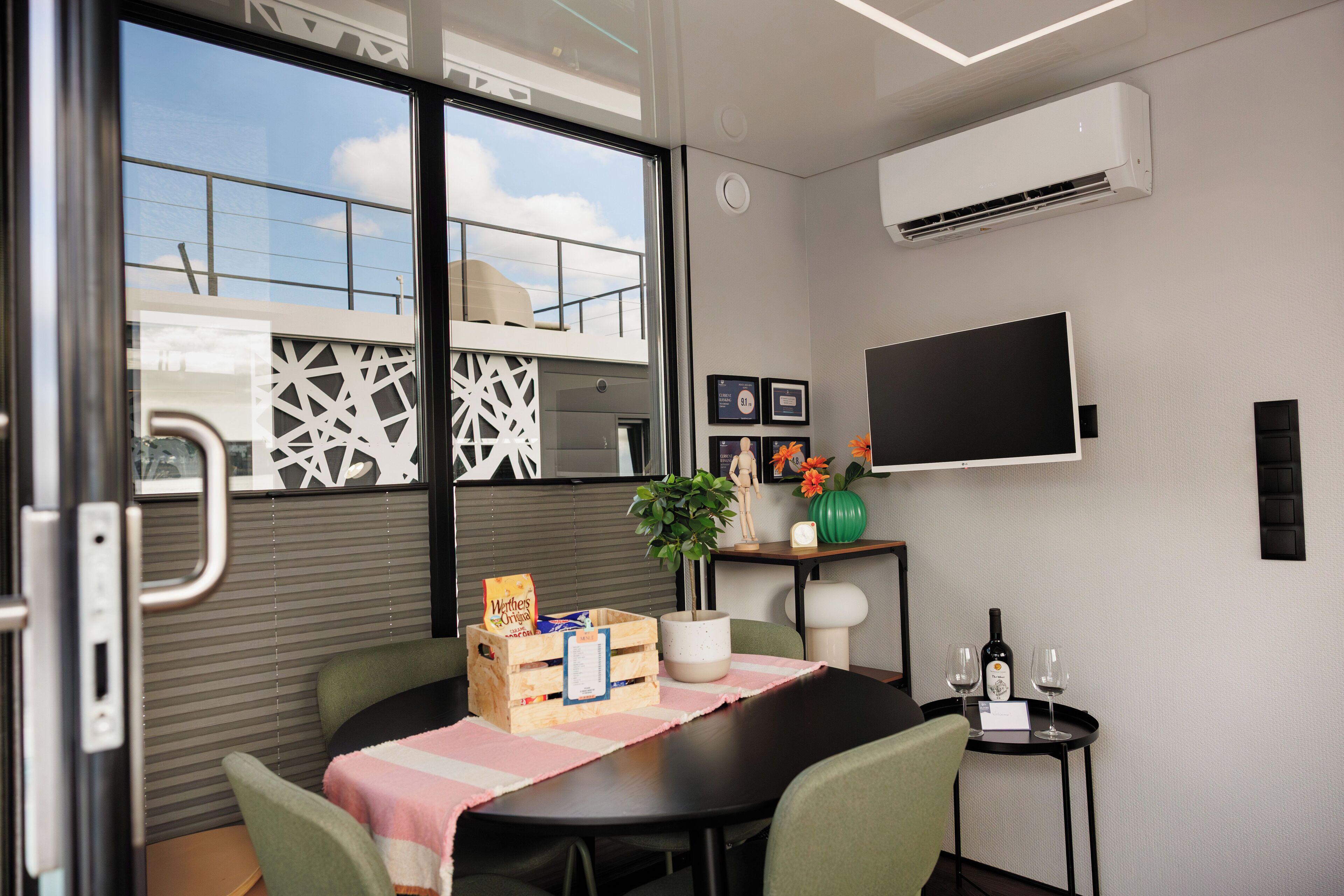 Mobile Luxury-Unterkunft, Meerblick | Wohnbereich