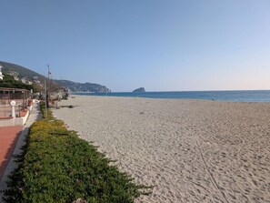 Beach - Casa Rea von Holiday World by Interhome (Spotorno)