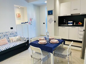 Dining - Casa Ninetta by Holiday World by Interhome (Finale Ligure)