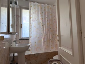 Bathroom - La Casina di Sopra bei Holiday World by Interhome (Sestri Levante)