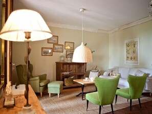 Living area - "Villa Famiglia" mit Pool by Interhome (Volterra)