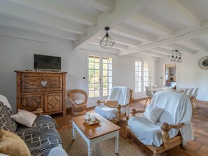 TV - Lovely house in Biscarrosse Beach, near ocean, 8 people. (Biscarrosse Plage)