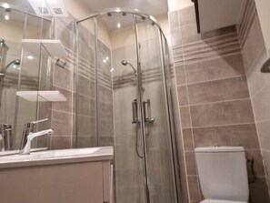 Bathroom - Renovated Studio - 5 Pers - Sea View - Canet-en-Roussillon (Canet-en-Roussillon)