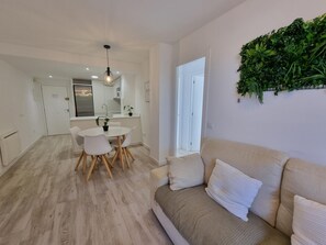 Interior - Cozy apartment 200m from the beach with shared pool in L'Escala (L'Escala)