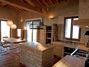 Dining - "Villa Forma" mit Gemeinschaftspool by Interhome (Volterra)