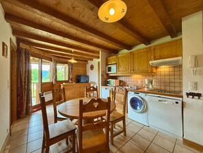 Interior - Cozy apartment near Cernix with balcony and parking (Crest-Voland)
