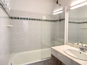 Hair dryer - T3 Apartment with Terrace and Shared Pool (Vieux-Boucau-les-Bains)