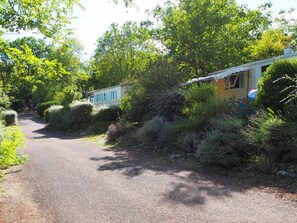 Property grounds - Cozy mobile home for 5 in campsite at Payrac (Payrac)