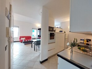 Fridge, microwave, oven, dishwasher - Il Carugio by Holiday World by Interhome (Rapallo)