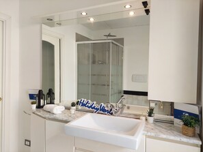 Bathroom - Il Carugio by Holiday World by Interhome (Rapallo)