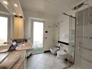 Bathroom - Il Carugio by Holiday World by Interhome (Rapallo)