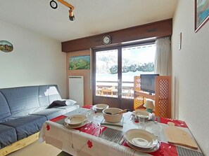 Interior - Studio near slopes, balcony with Aravis view (Le Grand-Bornand)