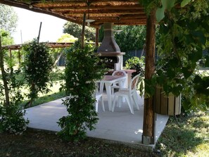 Outdoor dining - Sonnenblume Wohnung by Interhome (Terranuova Bracciolini)