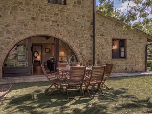 Outdoor dining - Wohnung Cortona by Interhome (Casole d'Elsa)
