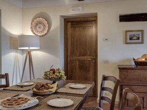 Dining - Wohnung Kreta Senesi by Interhome (Casole d'Elsa)