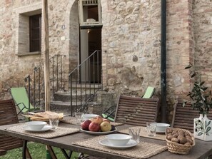 Outdoor dining - Wohnung Monteriggioni by Interhome (Casole d'Elsa)