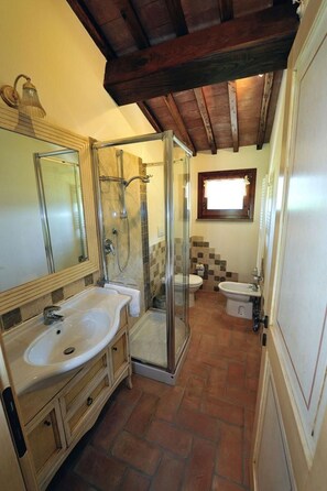 Towels - Lo Strettoio Wohnung mit Gemeinschaftspool by Interhome (Castelfalfi)