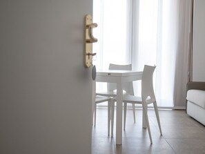 Dining - Einzimmerwohnung mit Balkon und Frühstück by Interhome (Rosolina Mare)