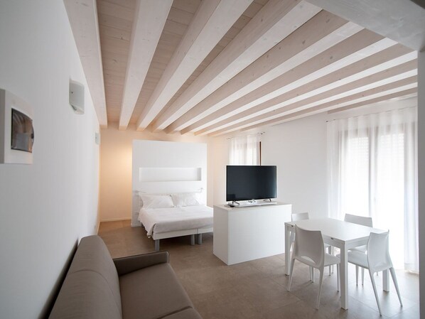 Living Room - Einzimmerwohnung mit Balkon und Frühstück by Interhome (Rosolina Mare)