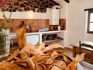 Kühlschrank, Kochgeschirr/Geschirr/Besteck