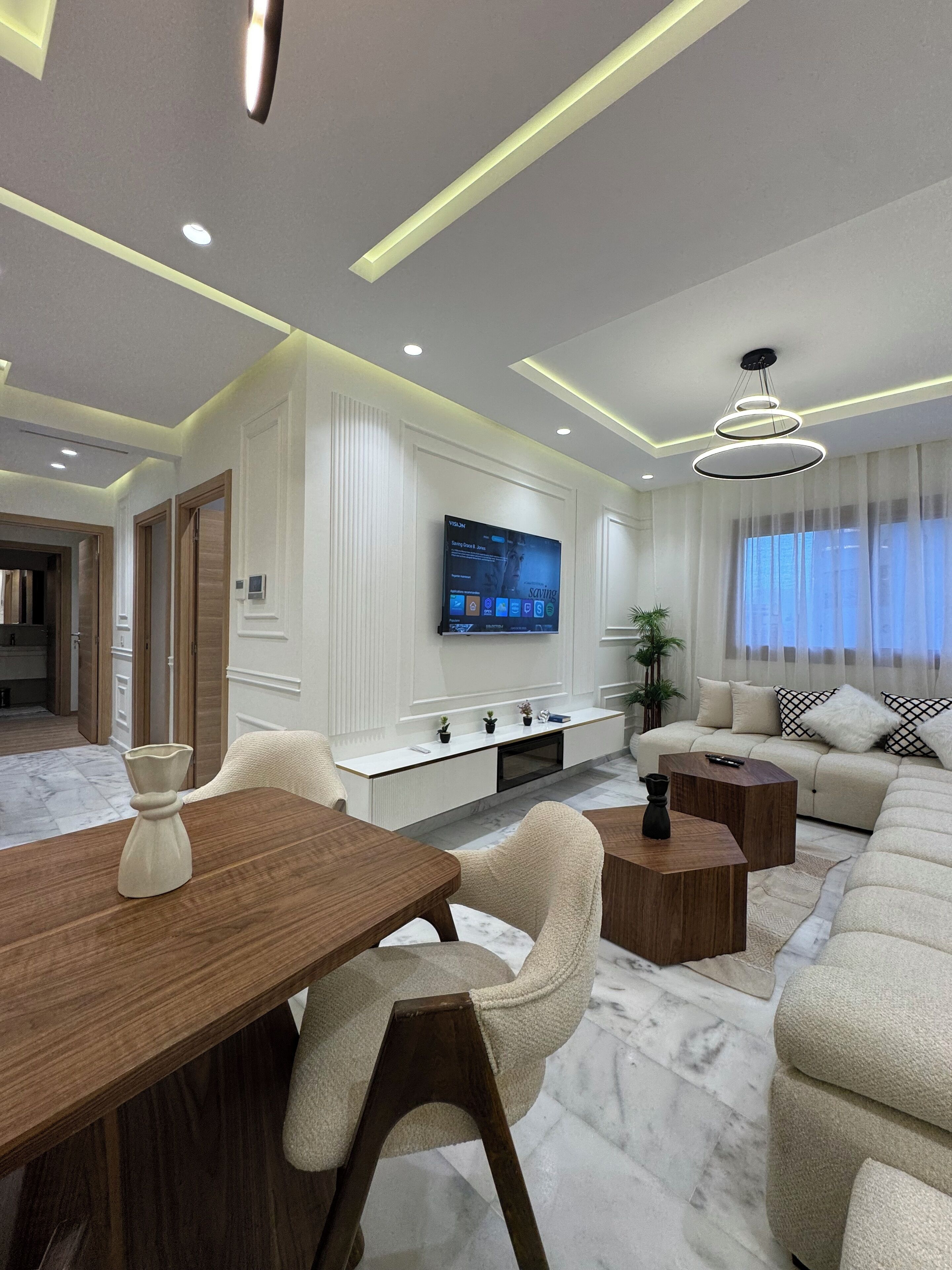 Deluxe Apartment, City View | Living area