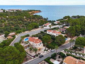 Exterior - Imposante Ferienvilla mit großem Pool by Interhome (L'Ampolla)