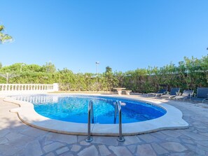 Pool - Imposante Ferienvilla mit großem Pool by Interhome (L'Ampolla)