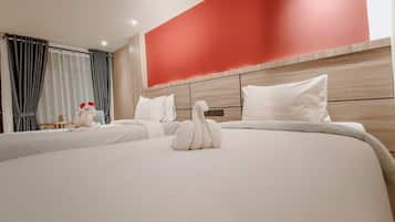 Deluxe Twin Room | Laptop workspace, free WiFi