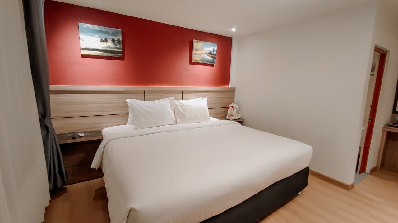 Habitación Deluxe doble | Espacio para trabajar con un portátil y wifi gratis