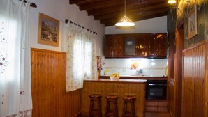 Private kitchen - "Casa Rural Ondina". by Interhome (Hermigua)