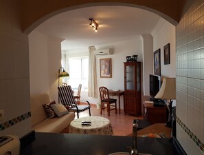 TV - Gemütliche Wohnung in Torrox mit gemeinsamem Pool by Interhome (La Axarquía/ Torrox)