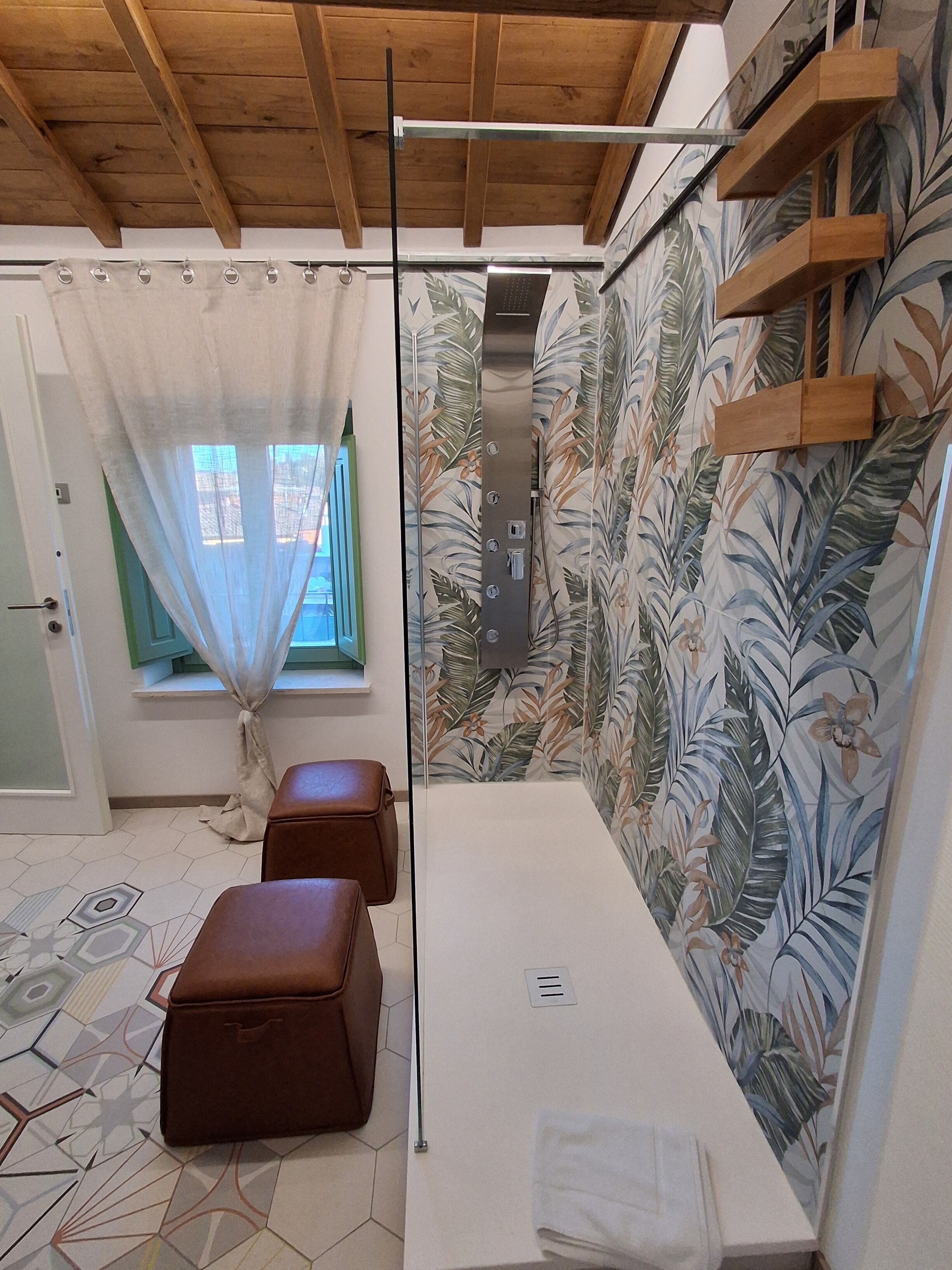 Dusche, Haartrockner, Bidet, Handtücher