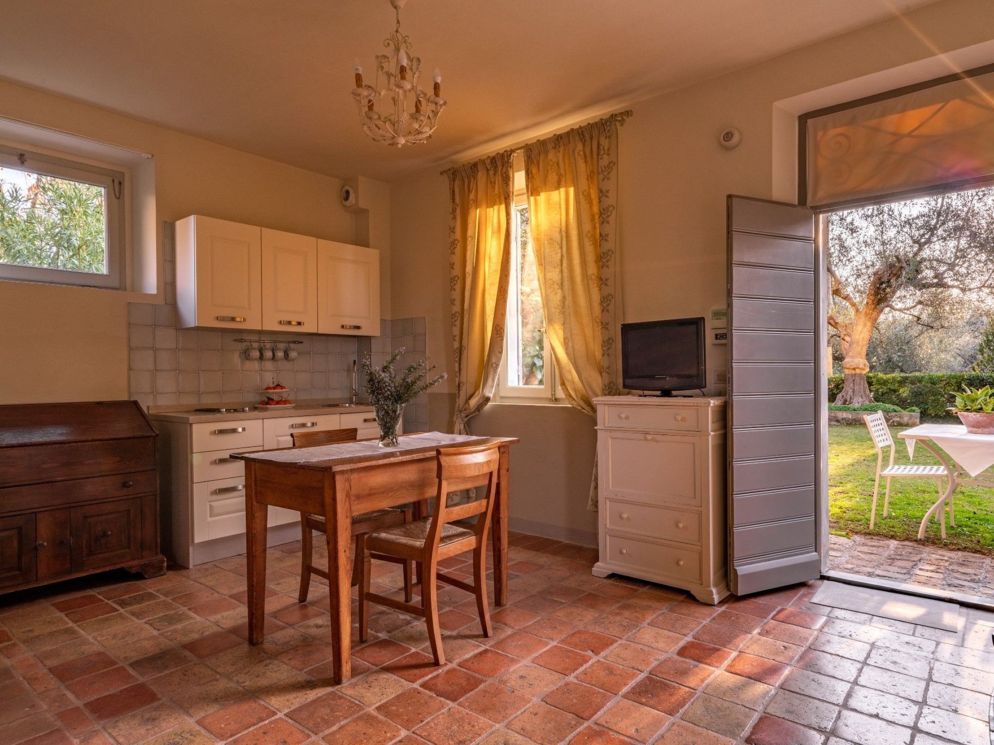 Kühlschrank, Kochgeschirr/Geschirr/Besteck