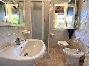 Bathroom - VILLA TAHAA by Interhome (Comacchio)