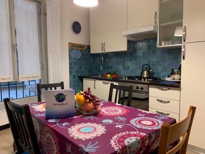 Fridge, microwave, oven, cookware/dishes/utensils - für 4 Personen ca. 50 m² in Genua, Norditalien (Ligurien) by Interhome (Genova)