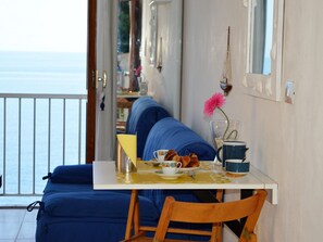 Interior - Wohnung in Moneglia mit Terrasse und Grill by Interhome (Moneglia)