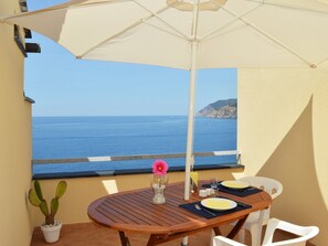 Outdoor dining - Wohnung in Moneglia mit Terrasse und Grill by Interhome (Moneglia)