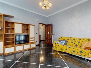 TV - für 4 Personen ca. 110 m² in Pegli, Norditalien (Ligurien) by Interhome (Genova)