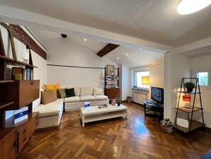 TV - Wohnung 'La Terrazza del Porto Antico by Interhome (Genova)