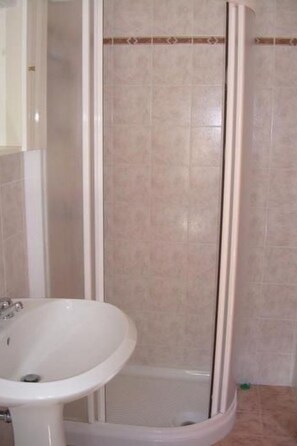 Towels - Apartment  by Interhome (Brenzone)